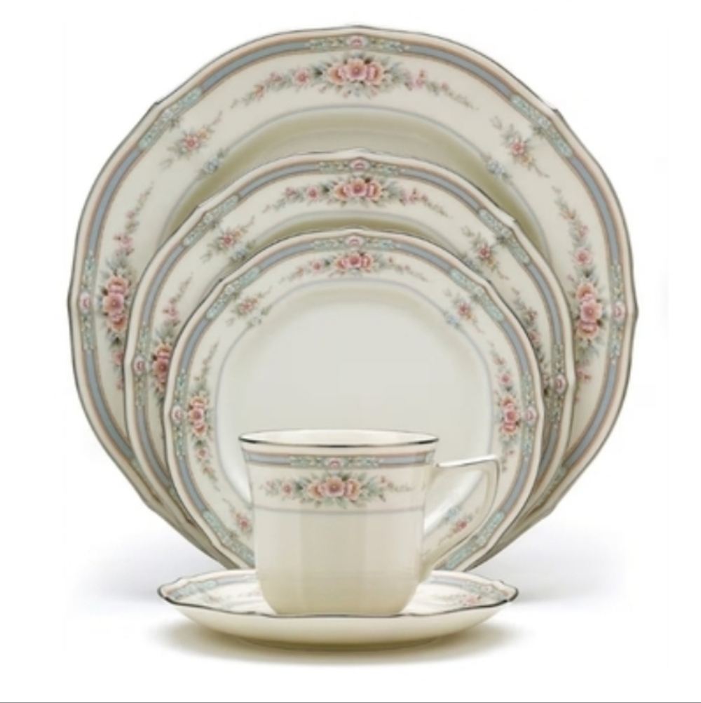 "Rothschild" 5 pc Place Setting by Noritake.